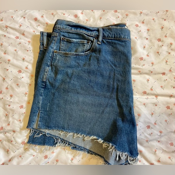 NWT Abercrombie and Fitch- High Rise 4 Inch Mom Short- Size 36/22 - Picture 3 of 12